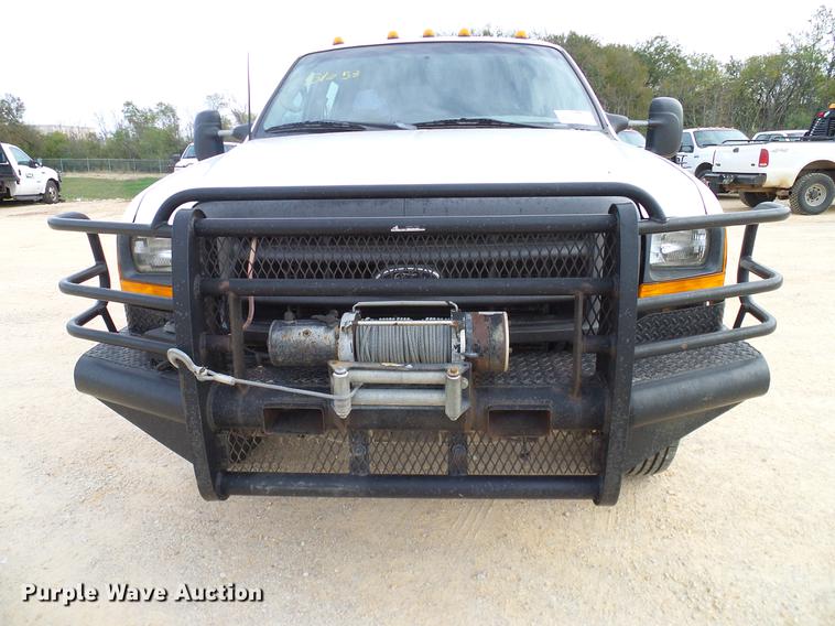 image for item DC2205 2000 Ford F350 Super Duty Crew Cab pickup truck
