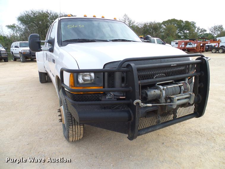 image for item DC2205 2000 Ford F350 Super Duty Crew Cab pickup truck
