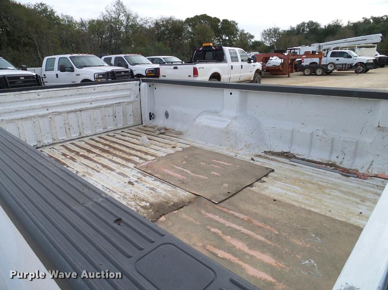 image for item DC2205 2000 Ford F350 Super Duty Crew Cab pickup truck