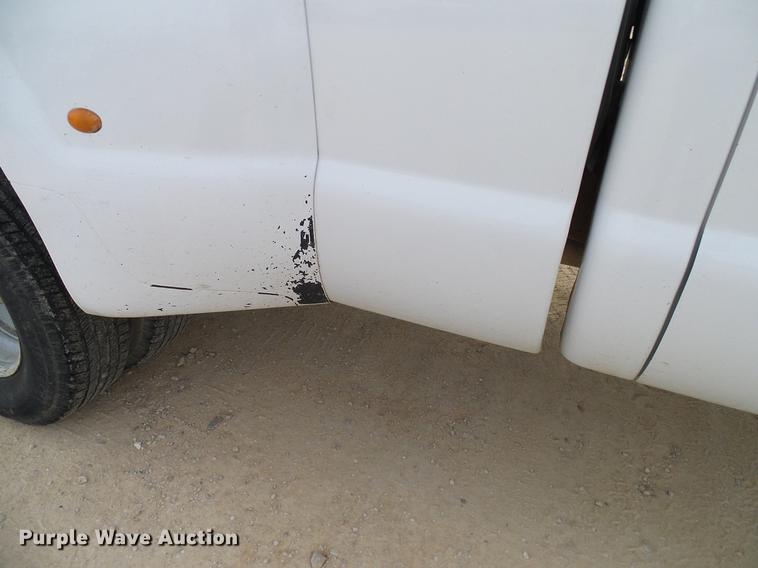 image for item DC2205 2000 Ford F350 Super Duty Crew Cab pickup truck