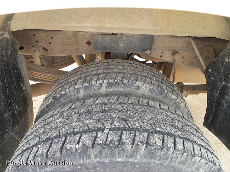 image for item DC2205 2000 Ford F350 Super Duty Crew Cab pickup truck