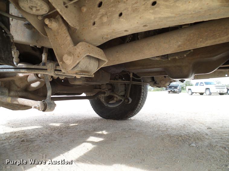 image for item DC2205 2000 Ford F350 Super Duty Crew Cab pickup truck