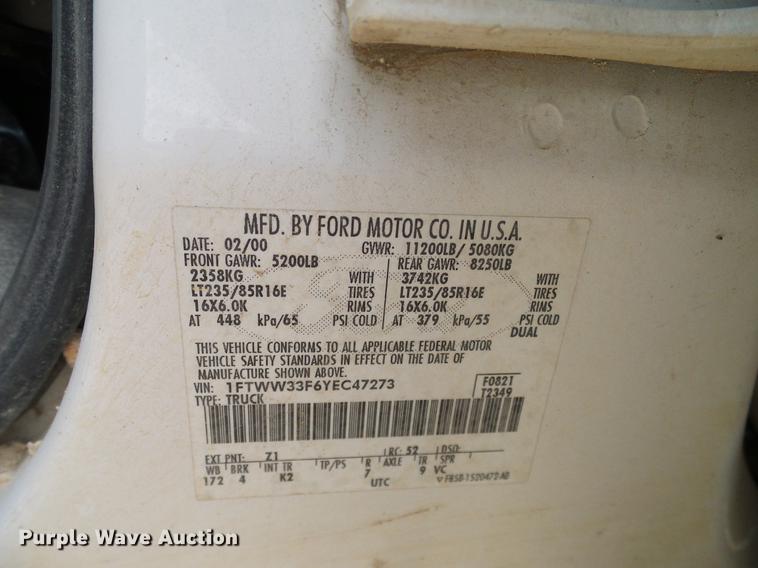 image for item DC2205 2000 Ford F350 Super Duty Crew Cab pickup truck