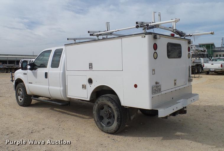 image for item DC2206 2006 Ford F350 Super Duty SuperCab utility bed pickup truck