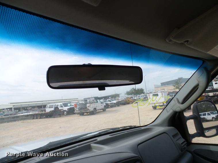 image for item DC2206 2006 Ford F350 Super Duty SuperCab utility bed pickup truck