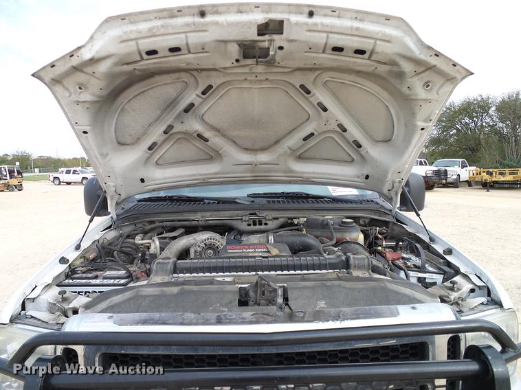 image for item DC2206 2006 Ford F350 Super Duty SuperCab utility bed pickup truck