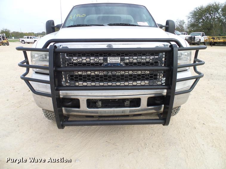 image for item DC2206 2006 Ford F350 Super Duty SuperCab utility bed pickup truck