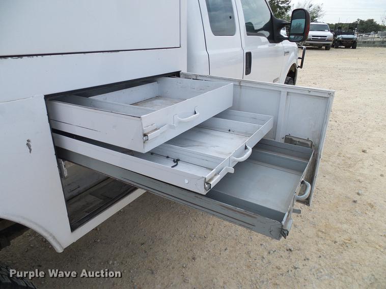 image for item DC2206 2006 Ford F350 Super Duty SuperCab utility bed pickup truck