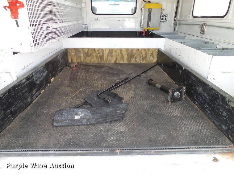 image for item DC2206 2006 Ford F350 Super Duty SuperCab utility bed pickup truck