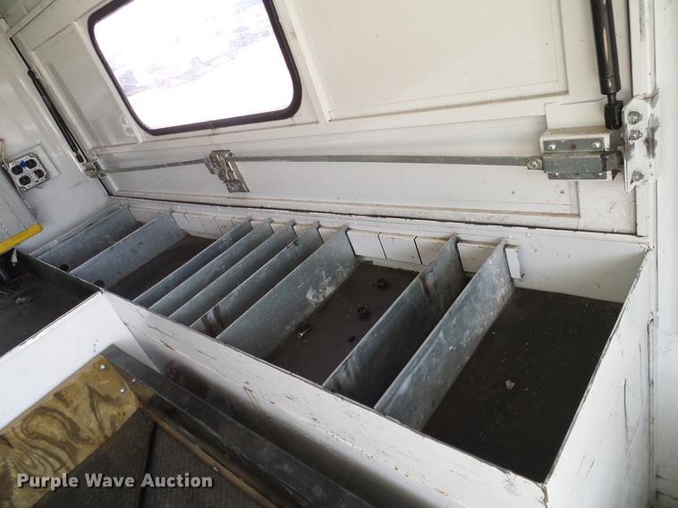 image for item DC2206 2006 Ford F350 Super Duty SuperCab utility bed pickup truck