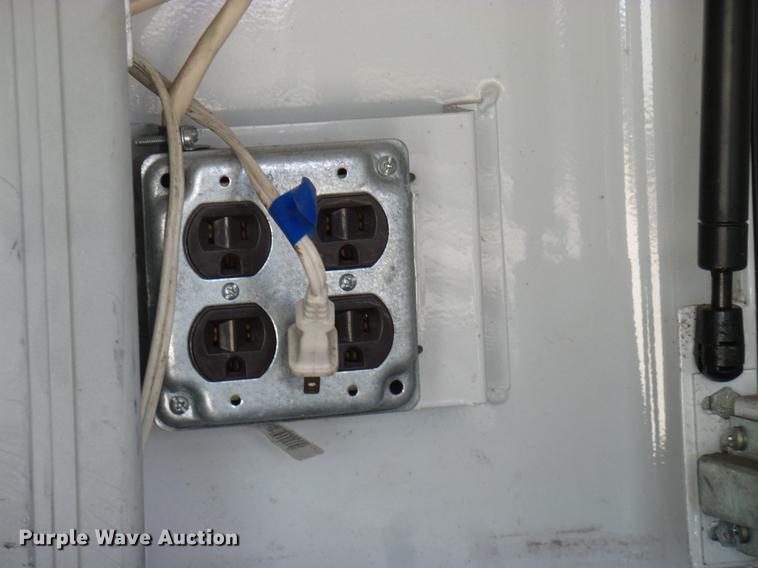 image for item DC2206 2006 Ford F350 Super Duty SuperCab utility bed pickup truck