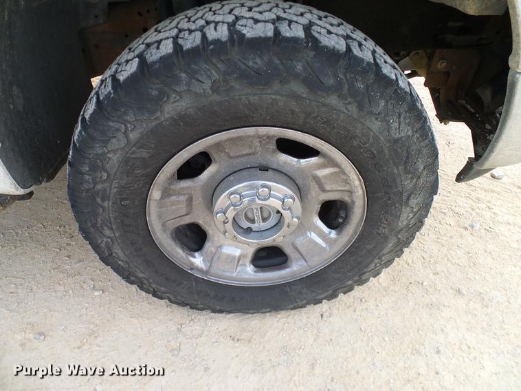 image for item DC2206 2006 Ford F350 Super Duty SuperCab utility bed pickup truck