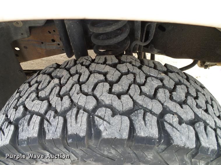 image for item DC2206 2006 Ford F350 Super Duty SuperCab utility bed pickup truck