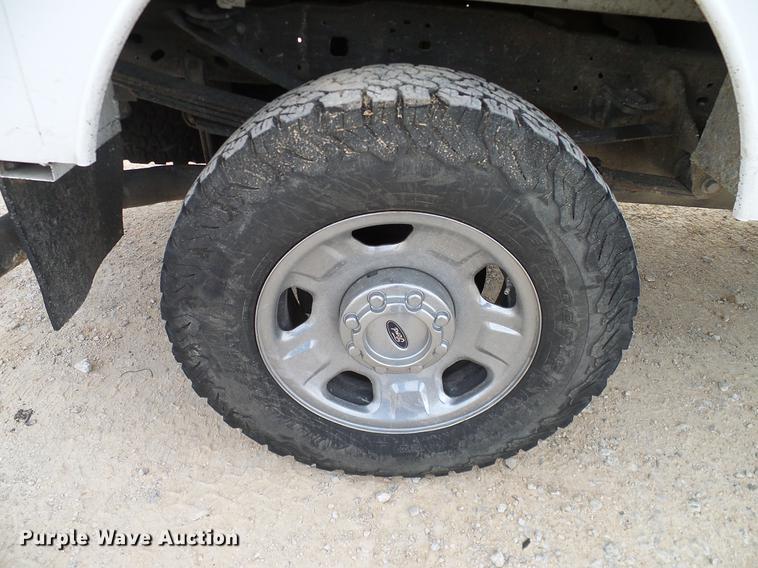 image for item DC2206 2006 Ford F350 Super Duty SuperCab utility bed pickup truck