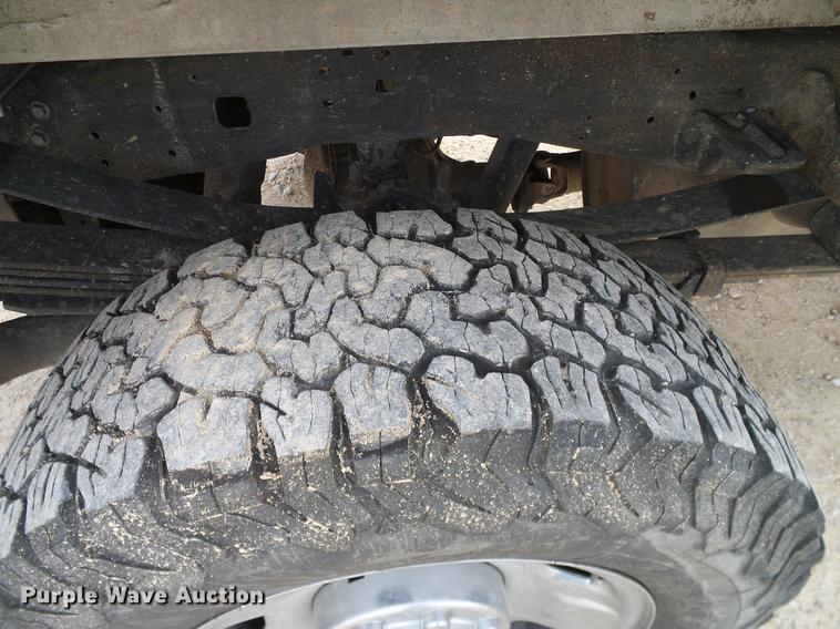 image for item DC2206 2006 Ford F350 Super Duty SuperCab utility bed pickup truck