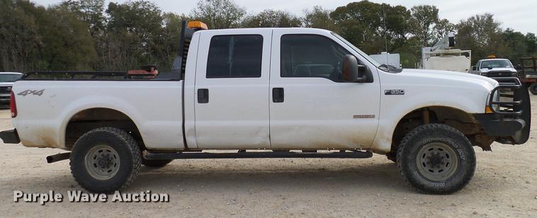 image for item DC2207 2004 Ford F350 Super Duty Crew Cab pickup truck