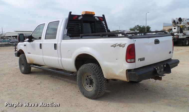 image for item DC2207 2004 Ford F350 Super Duty Crew Cab pickup truck
