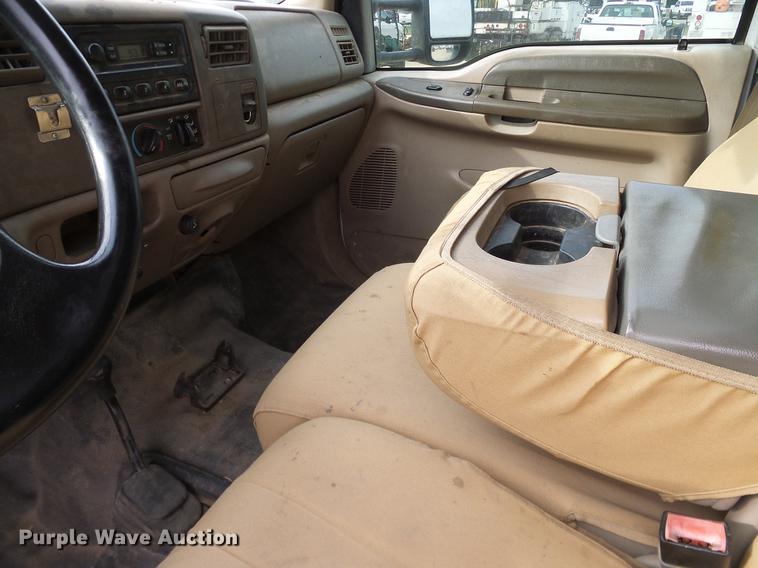 image for item DC2207 2004 Ford F350 Super Duty Crew Cab pickup truck