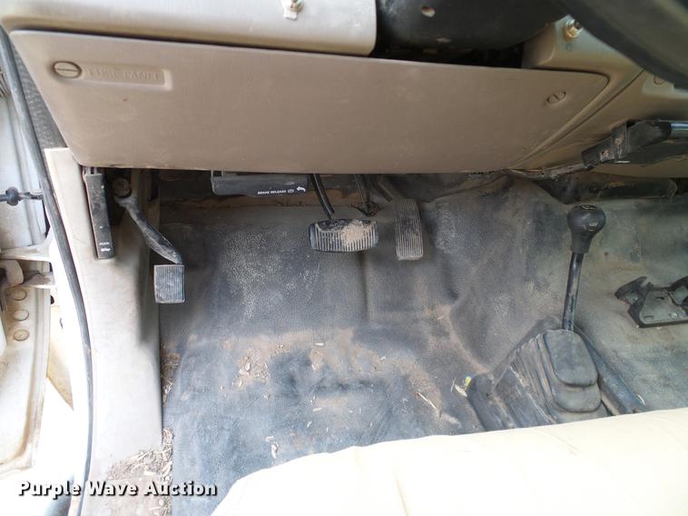 image for item DC2207 2004 Ford F350 Super Duty Crew Cab pickup truck