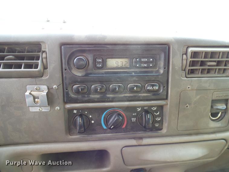 image for item DC2207 2004 Ford F350 Super Duty Crew Cab pickup truck