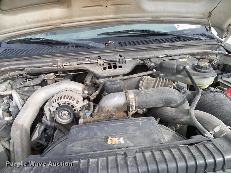 image for item DC2207 2004 Ford F350 Super Duty Crew Cab pickup truck