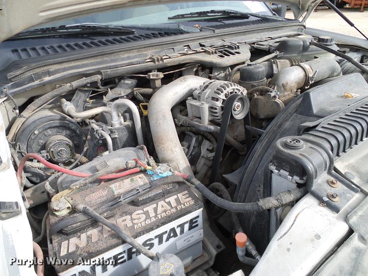 image for item DC2207 2004 Ford F350 Super Duty Crew Cab pickup truck