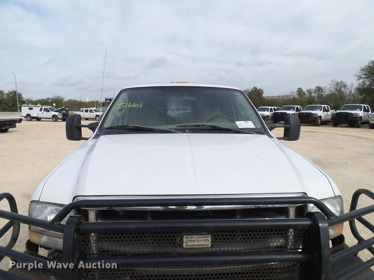 image for item DC2207 2004 Ford F350 Super Duty Crew Cab pickup truck