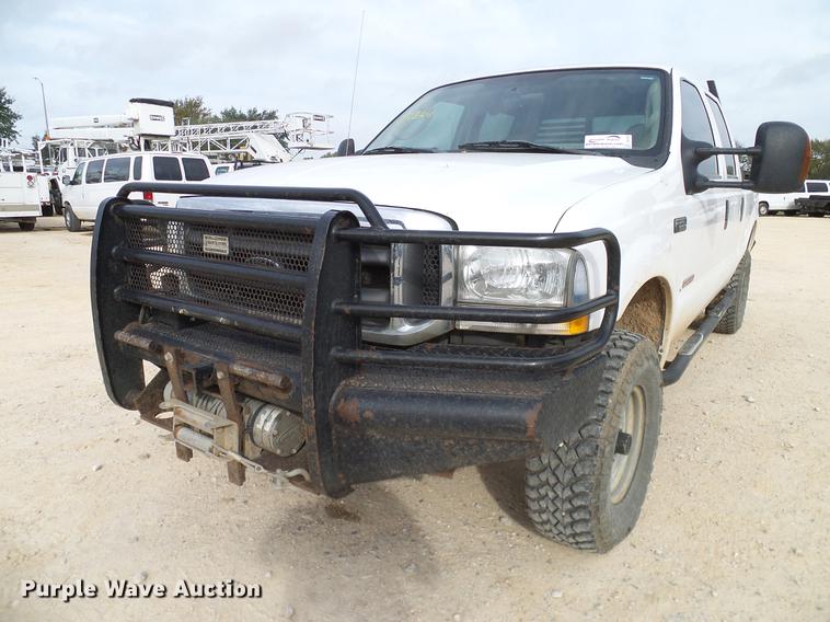 image for item DC2207 2004 Ford F350 Super Duty Crew Cab pickup truck