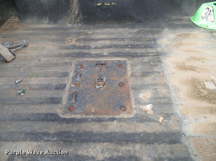 image for item DC2207 2004 Ford F350 Super Duty Crew Cab pickup truck