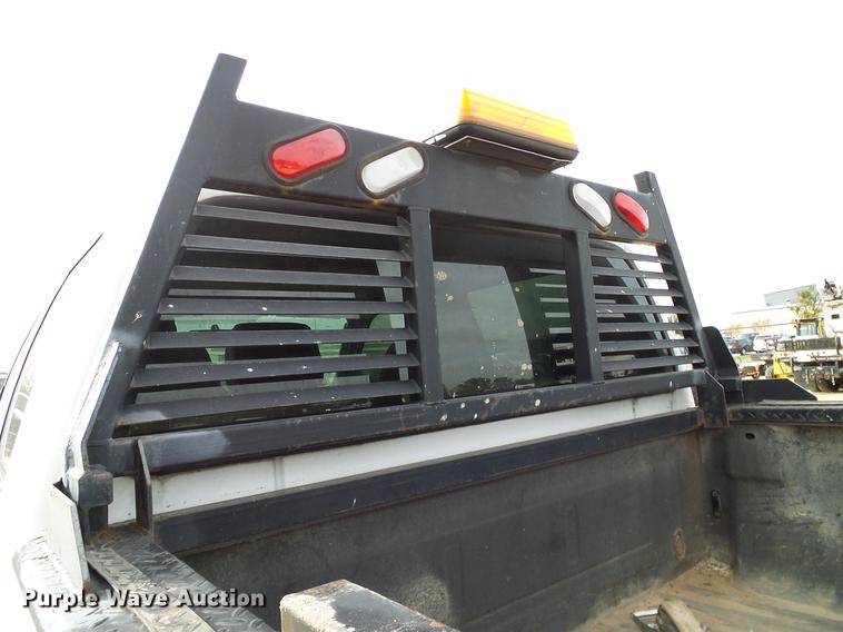 image for item DC2207 2004 Ford F350 Super Duty Crew Cab pickup truck