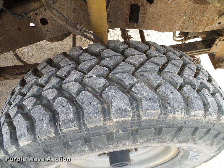 image for item DC2207 2004 Ford F350 Super Duty Crew Cab pickup truck