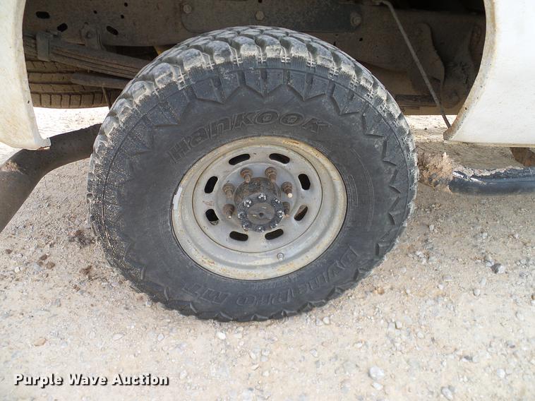 image for item DC2207 2004 Ford F350 Super Duty Crew Cab pickup truck