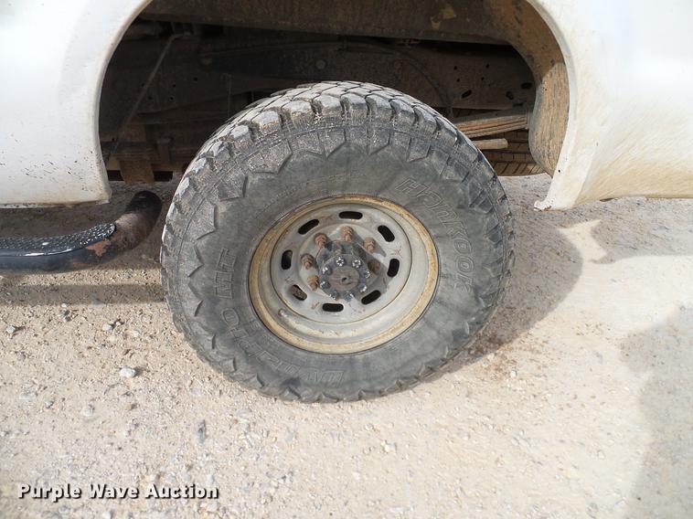 image for item DC2207 2004 Ford F350 Super Duty Crew Cab pickup truck