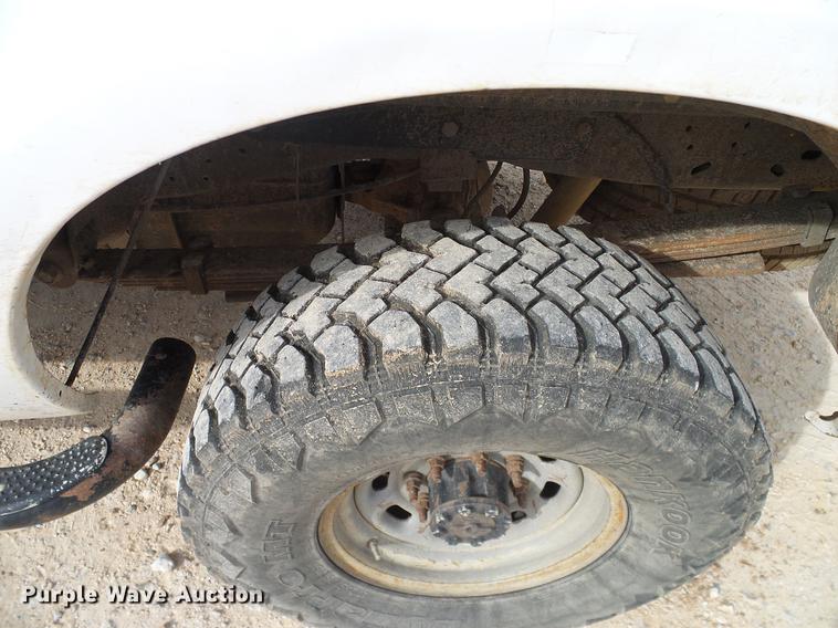 image for item DC2207 2004 Ford F350 Super Duty Crew Cab pickup truck