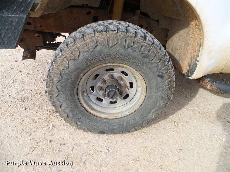 image for item DC2207 2004 Ford F350 Super Duty Crew Cab pickup truck