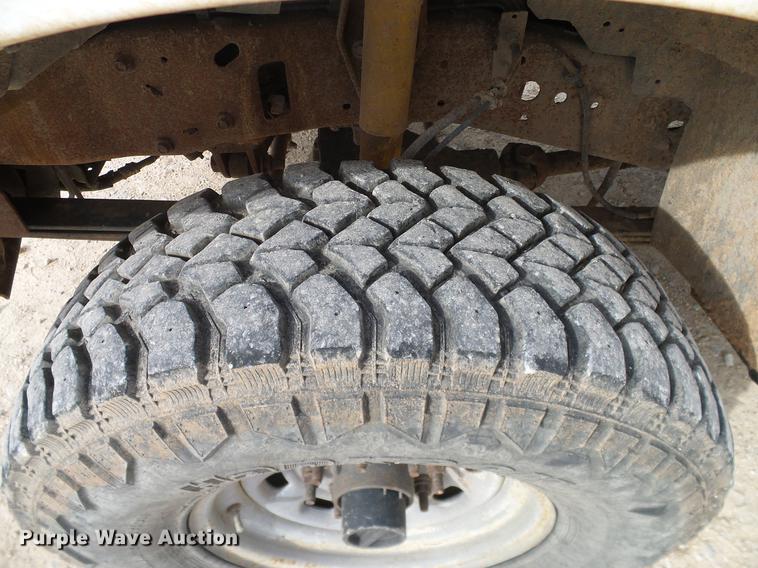 image for item DC2207 2004 Ford F350 Super Duty Crew Cab pickup truck