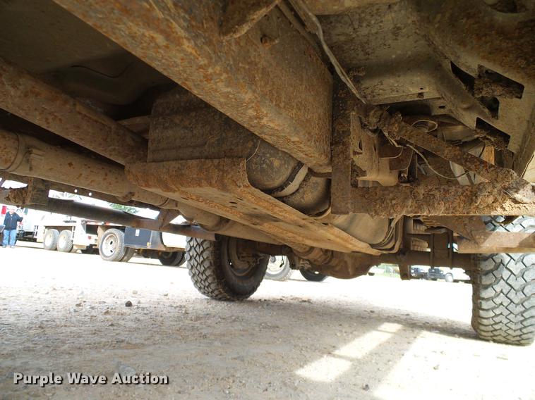 image for item DC2207 2004 Ford F350 Super Duty Crew Cab pickup truck