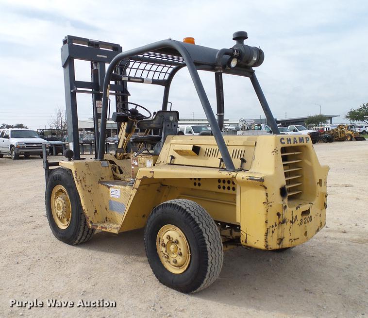 image for item DC2208 1990 Champ CB84L forklift