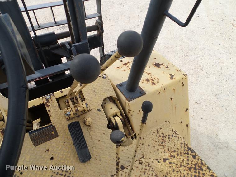 image for item DC2208 1990 Champ CB84L forklift