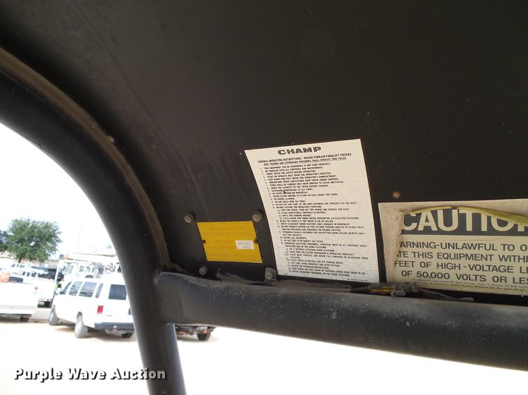 image for item DC2208 1990 Champ CB84L forklift