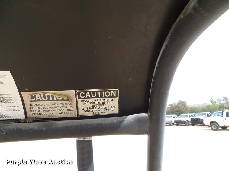 image for item DC2208 1990 Champ CB84L forklift