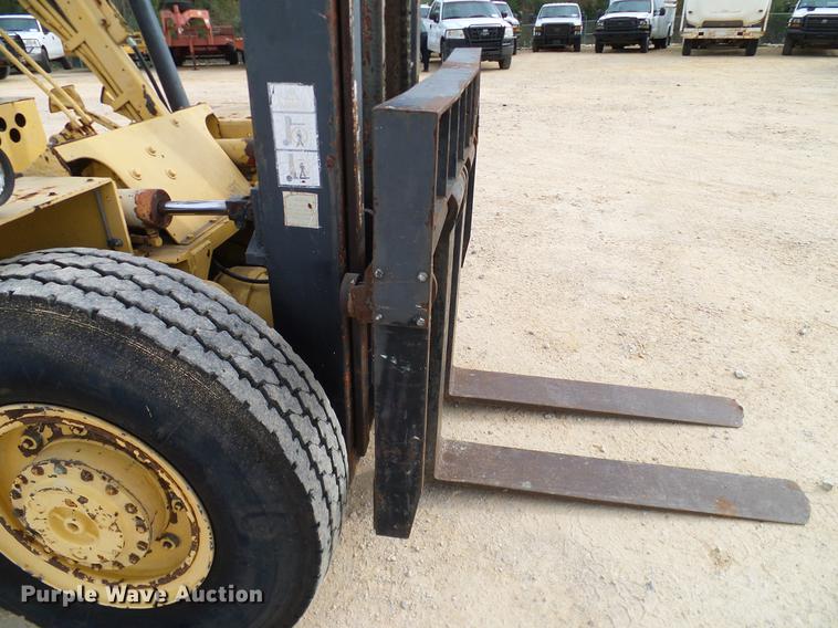 image for item DC2208 1990 Champ CB84L forklift