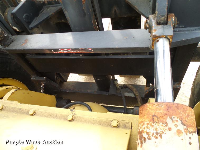 image for item DC2208 1990 Champ CB84L forklift