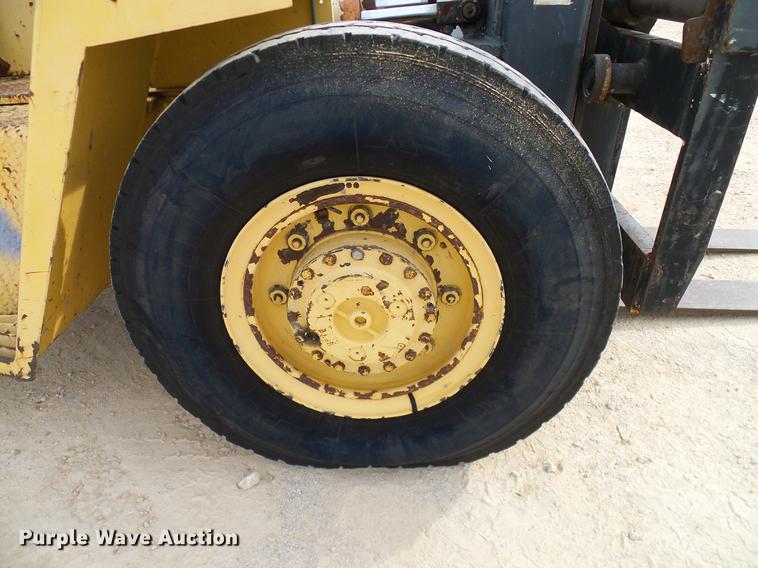 image for item DC2208 1990 Champ CB84L forklift