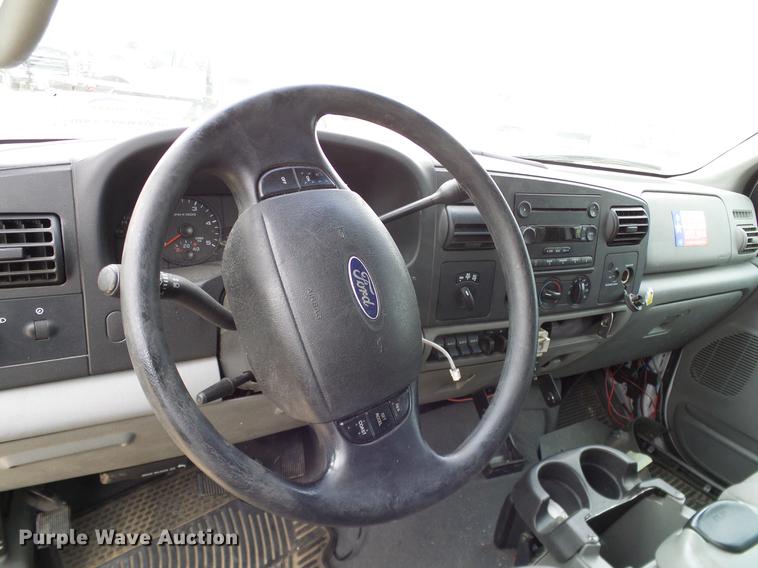 image for item DC2210 2007 Ford F350 Super Duty SuperCab utility bed pickup truck