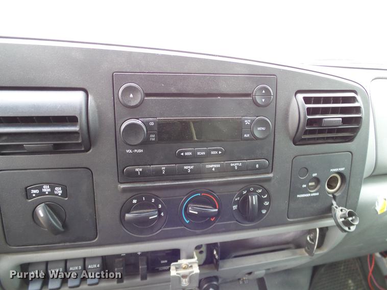 image for item DC2210 2007 Ford F350 Super Duty SuperCab utility bed pickup truck