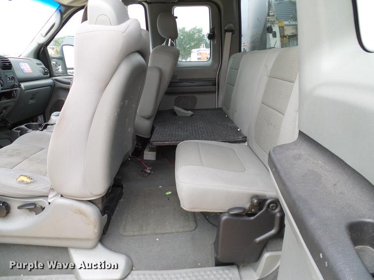 image for item DC2210 2007 Ford F350 Super Duty SuperCab utility bed pickup truck