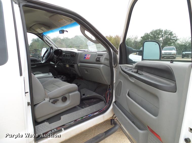 image for item DC2210 2007 Ford F350 Super Duty SuperCab utility bed pickup truck