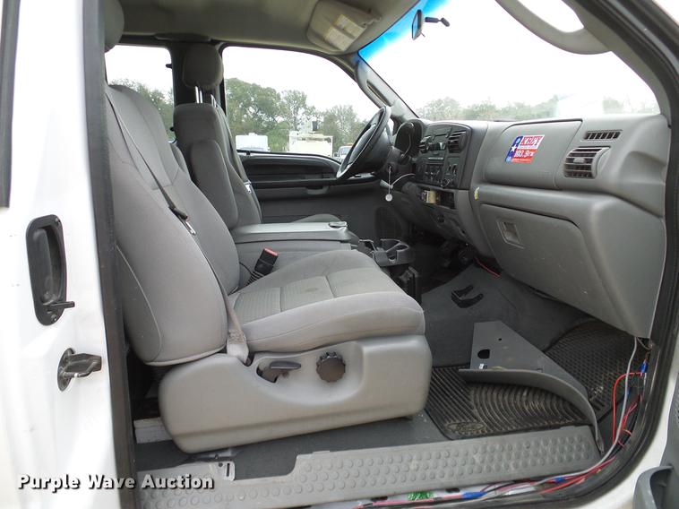 image for item DC2210 2007 Ford F350 Super Duty SuperCab utility bed pickup truck