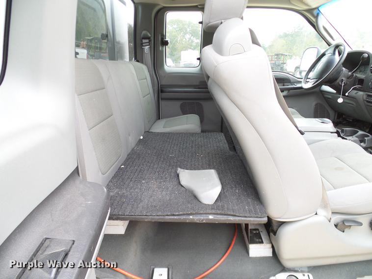 image for item DC2210 2007 Ford F350 Super Duty SuperCab utility bed pickup truck